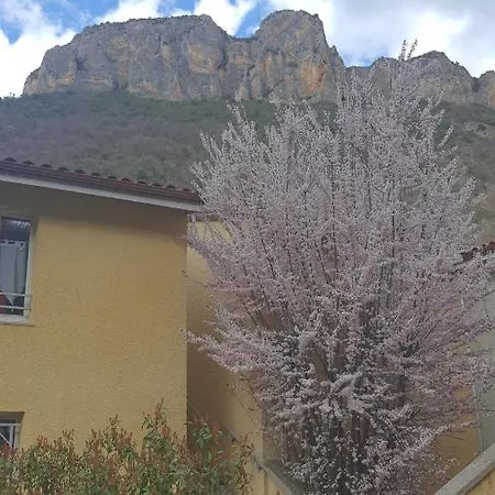 Joli T2 N 2 Dans Un Ecrin De Verdure * Digne-les-Bains